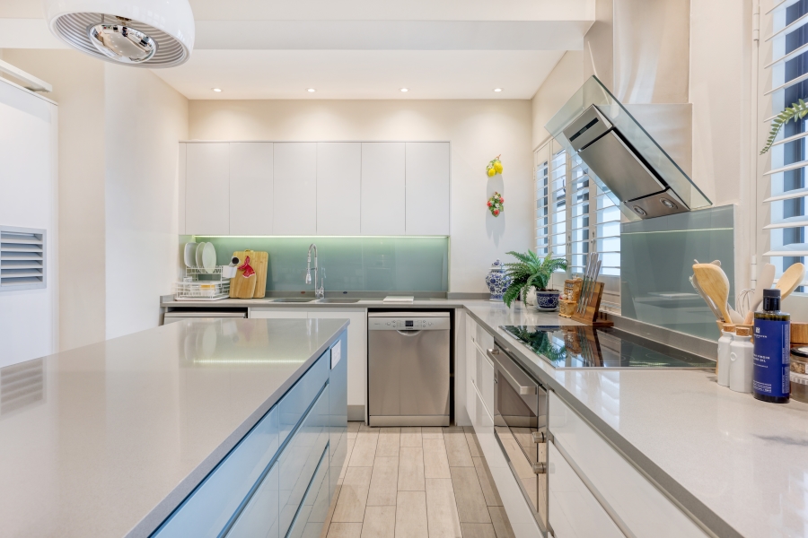 3 Bedroom Property for Sale in Sea Point Western Cape